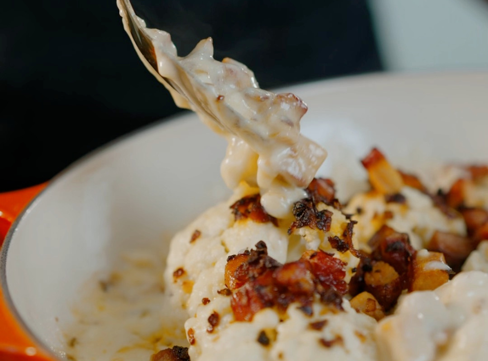 Couve-Flor com Creme de Requeijão da Fazenda e Carne de Fumeiro