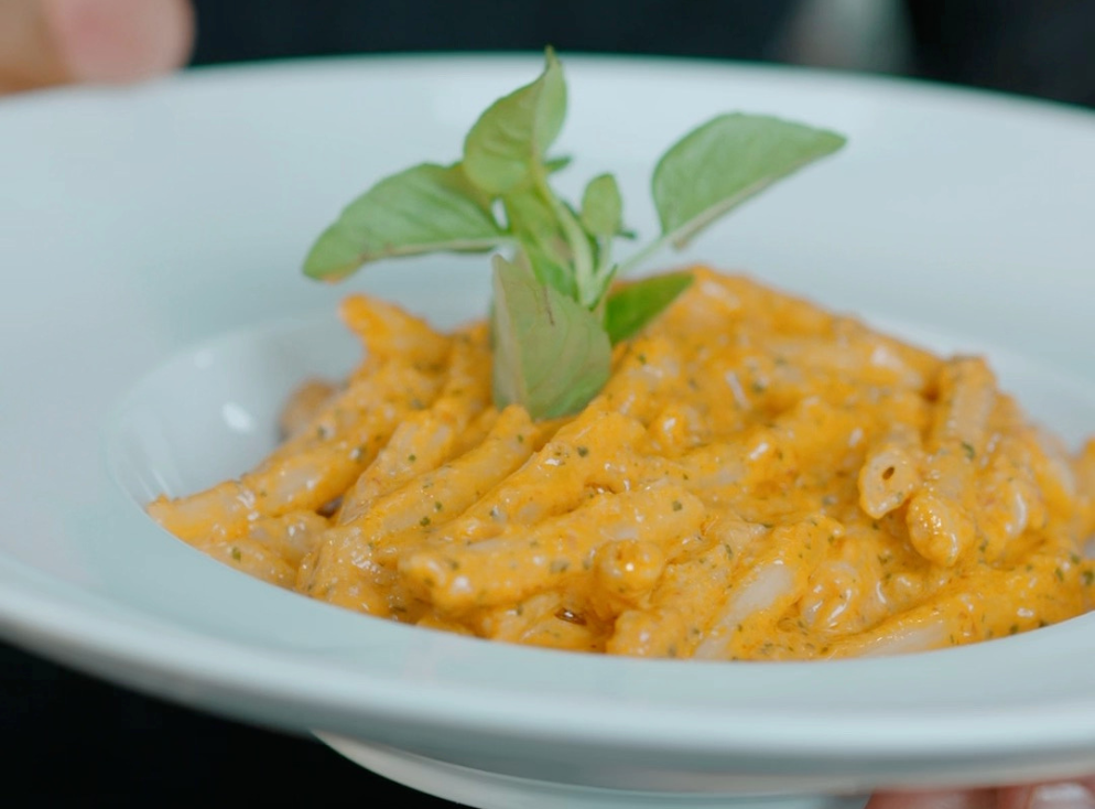 Mini-Penne com Pesto de Tomatinhos
