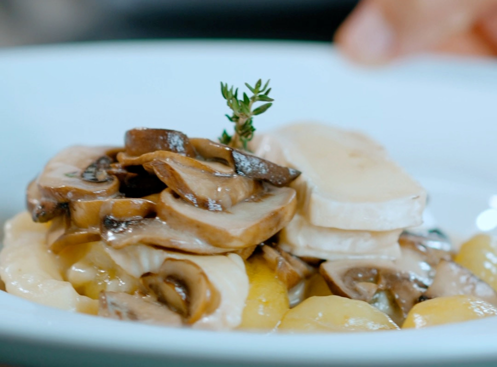 Nhoque de Batata com Camembert e Cogumelos