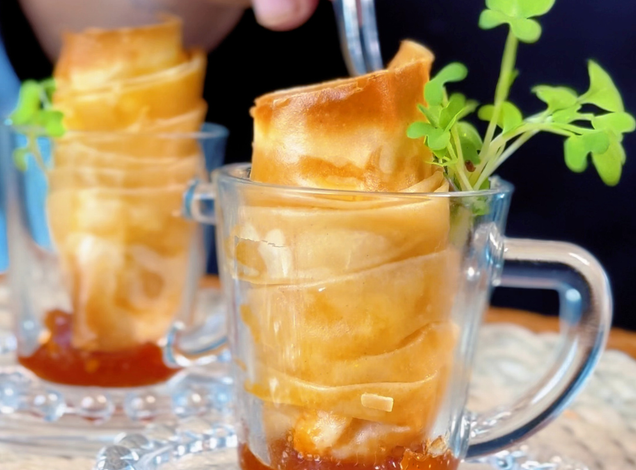 Roll de Salmão Crocante com Geleia de Tomate